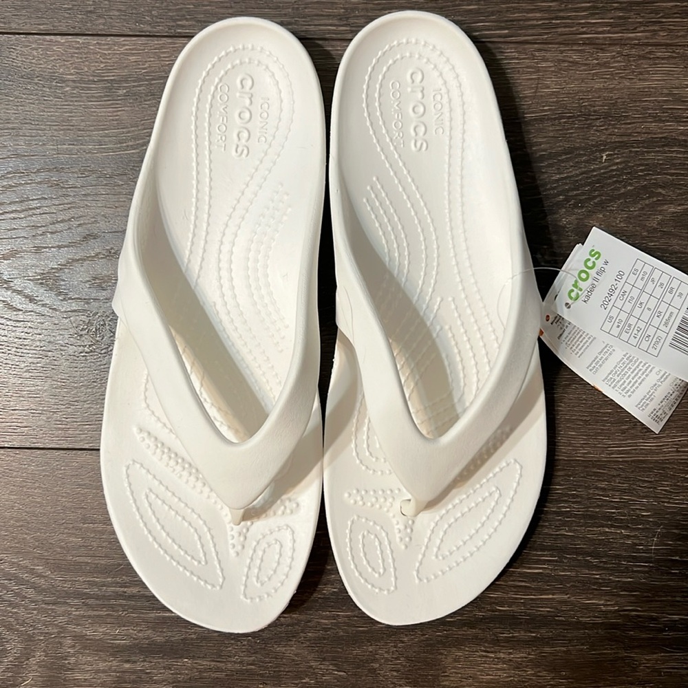 NWT Crocs white sandals women’s 10